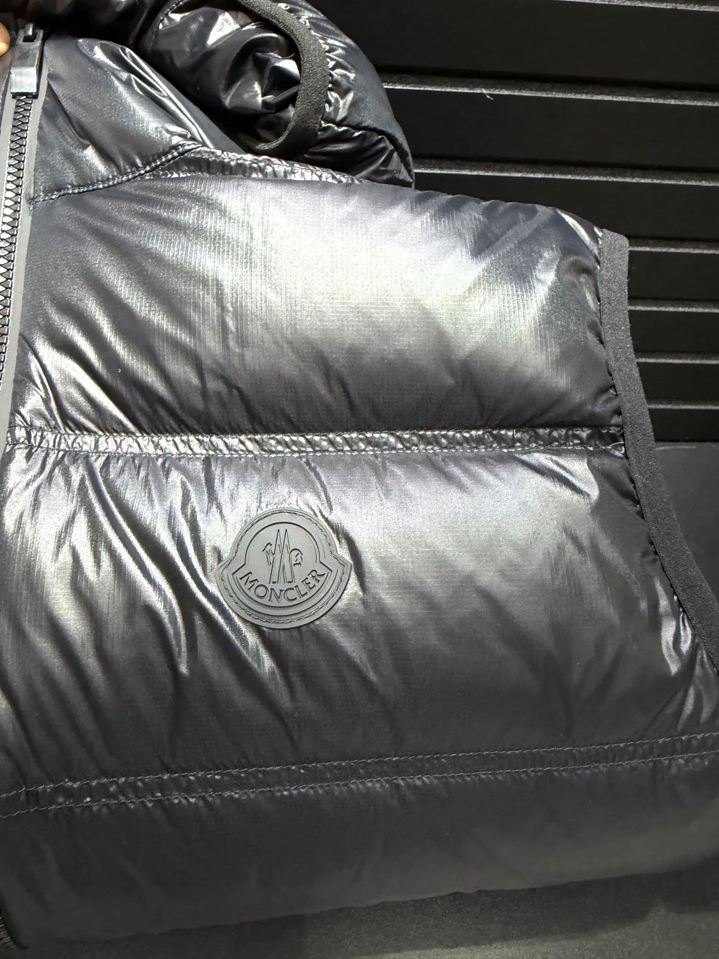 Moncler Mon Classic ， 80 Paninari 。 ，Classic ， ， 。 ， ， ， 。 Moncler Classic ， ， ， ， 、 。 ：100% ：100% ：90% 10% ： ， ， ： 、 、 、 、 、 、 size：123456